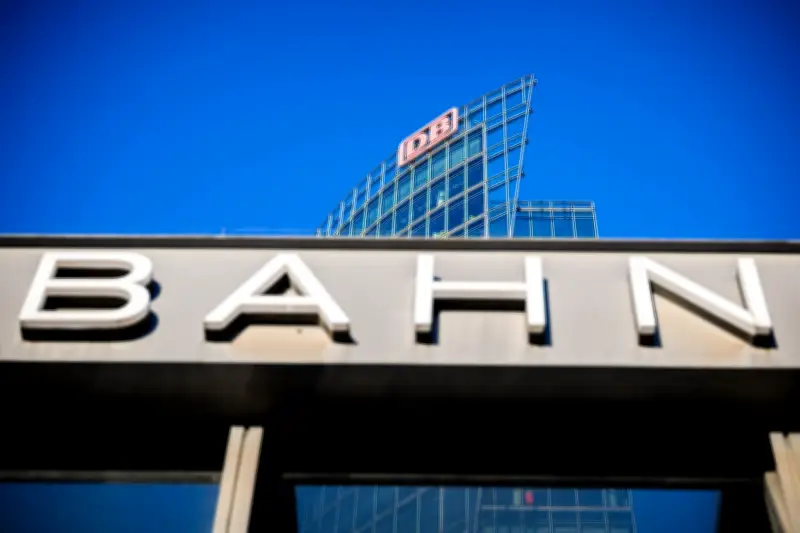 Deutsche Bahn verzeichnet erneut Milliardenverlust trotz operativer Trendwende