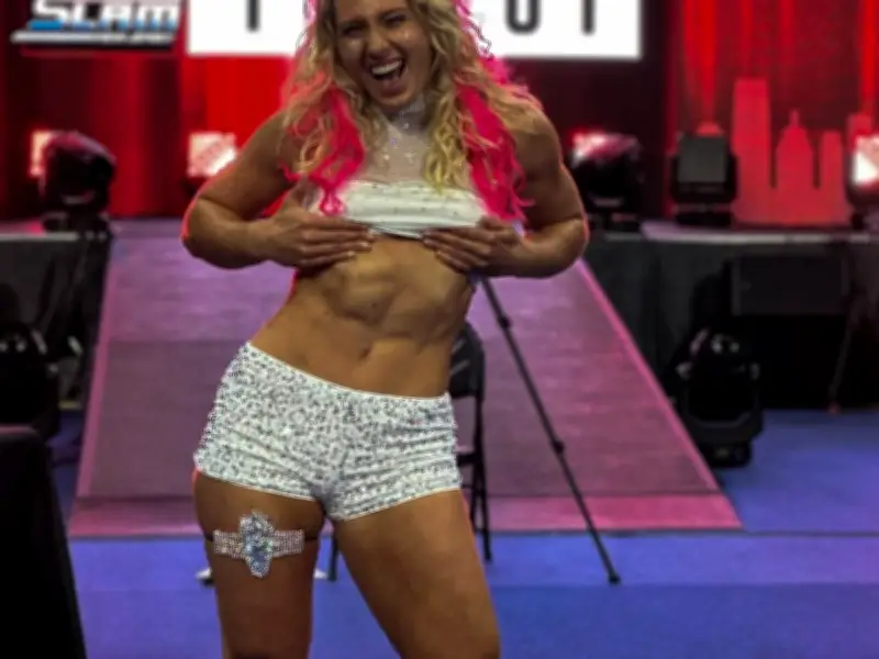 Deutsche Influencerin Delia Schweizer unterschreibt Vertrag bei WWE