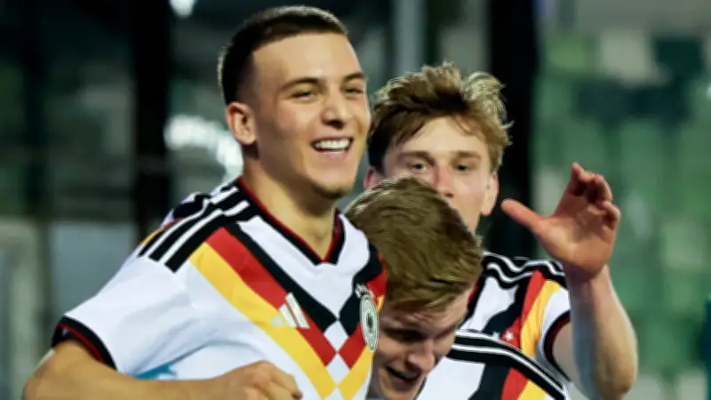 Deutsche U21 erkämpft sich Tabellenführung in Griechenland - EM-Qualifikation greifbar nah