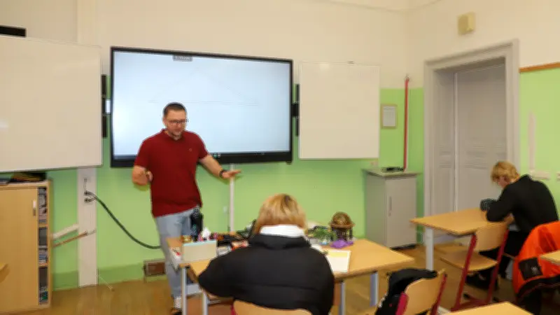 Deutscher Lehrkräftepreis für Toni Fischer: Schülerinitiative führt zu hoher Ehrung