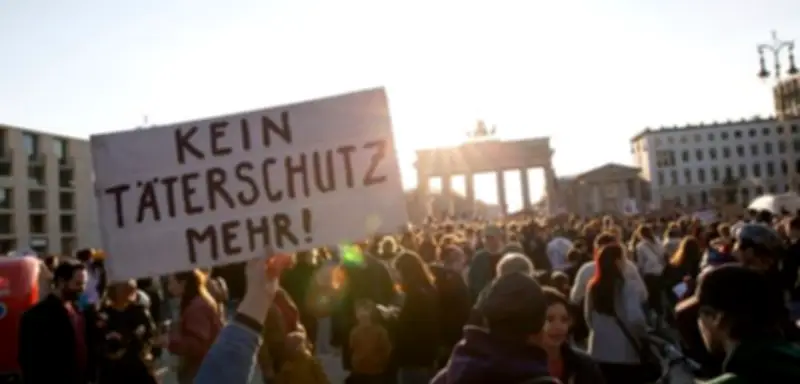 Deutscher Richterbund fordert nationale Kraftanstrengung gegen digitale Gewalt nach Fall Fernandes