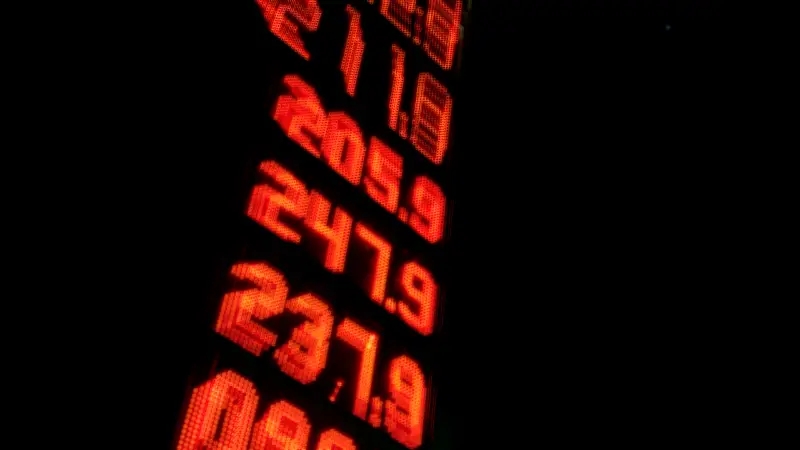 Deutschland zahlt Spitzenpreise: So teuer ist Sprit im internationalen Vergleich