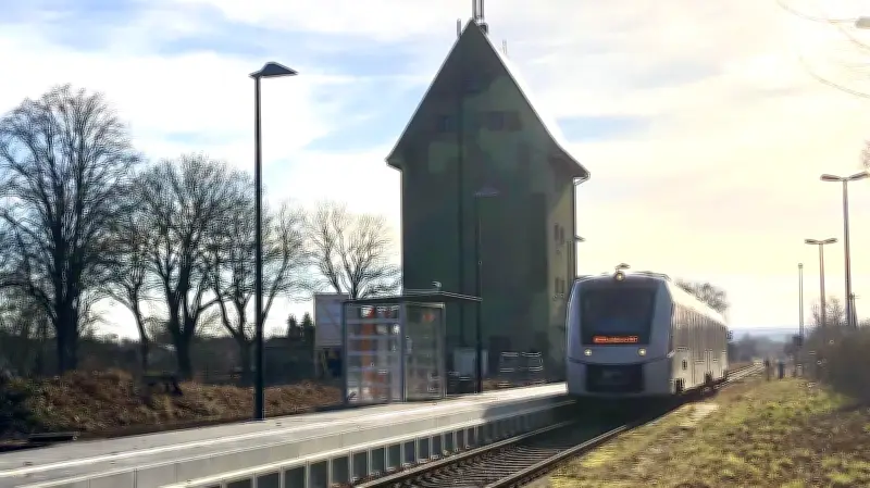 Deutschlandticket führt zu neuem Problem: Bahnsteige zu kurz für lange Züge