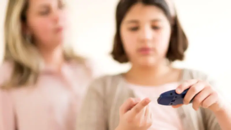 Diabetes Typ 1 bei Kindern: 3500 Neuerkrankungen jährlich – Ursachen und Warnzeichen