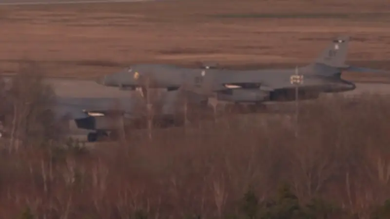 Dichter Nebel zwingt US-Bomber zur Umleitung nach Ramstein statt Fairford