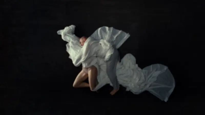 Dokumentarfilm 'Fassaden': Sandra Hüller gibt Überlebenden häuslicher Gewalt in Mitteldeutschland eine Stimme