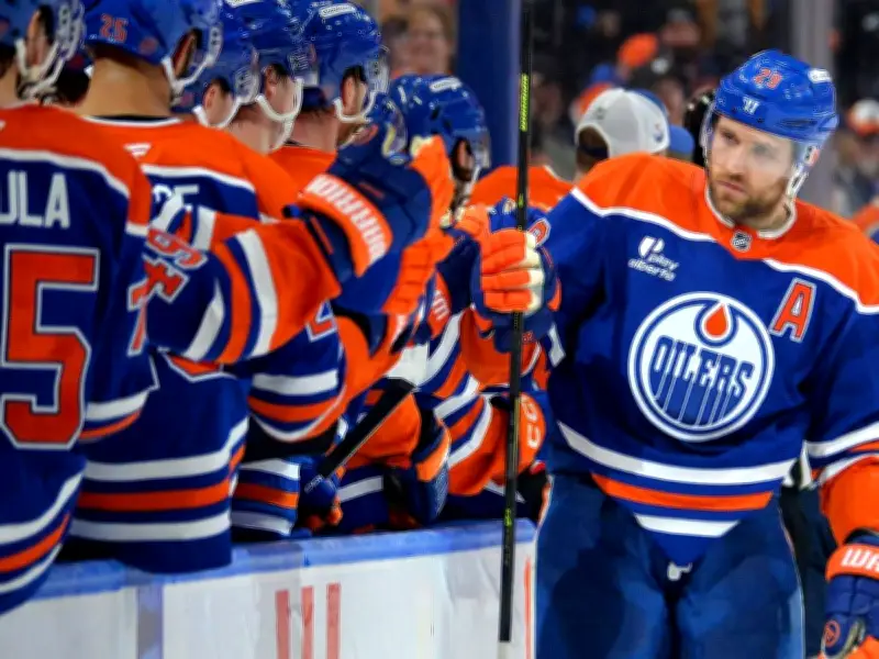 Draisaitl trifft und verletzt sich: Oilers-Star nach Hit gegen Bande ausgewechselt