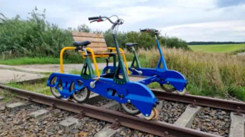 Draisinen-Saison startet: Mit Muskelkraft oder E-Motor durch Mecklenburg-Vorpommern