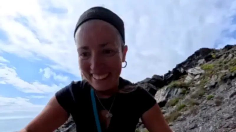Dramatischer Sturz an der Klippe: Radsportlerin Cecilia Sopeña verunglückt mit Hund