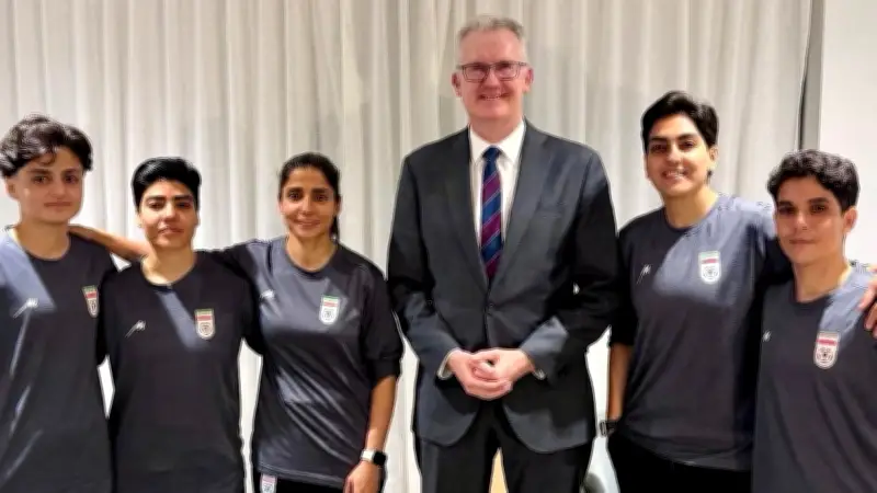 Drei weitere iranische Fußballerinnen kehren trotz Visa zurück: Druck des Mullah-Regimes?