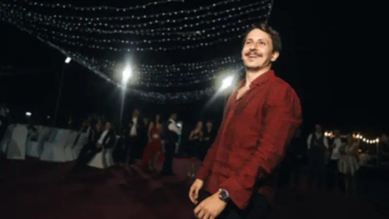 Dubai-Auswanderer aus Uckermark beruhigt besorgte Eltern: Alltag trotz Raketenabwehr