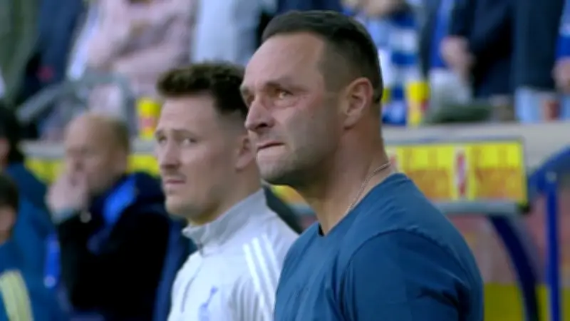 Duisburg-Trainer bricht bei Schweigeminute für Georg Koch (†54) in Tränen aus