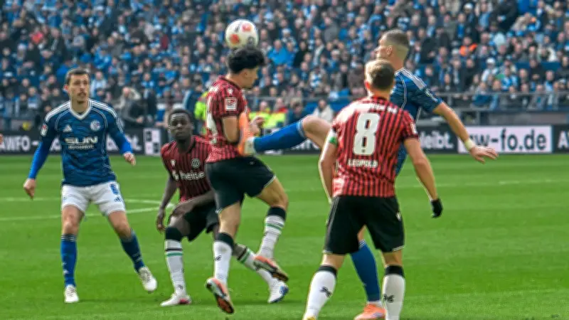 Dzeko-Rot bei Schalke: Mulder spricht von klarer Fehlentscheidung und droht mit Protest