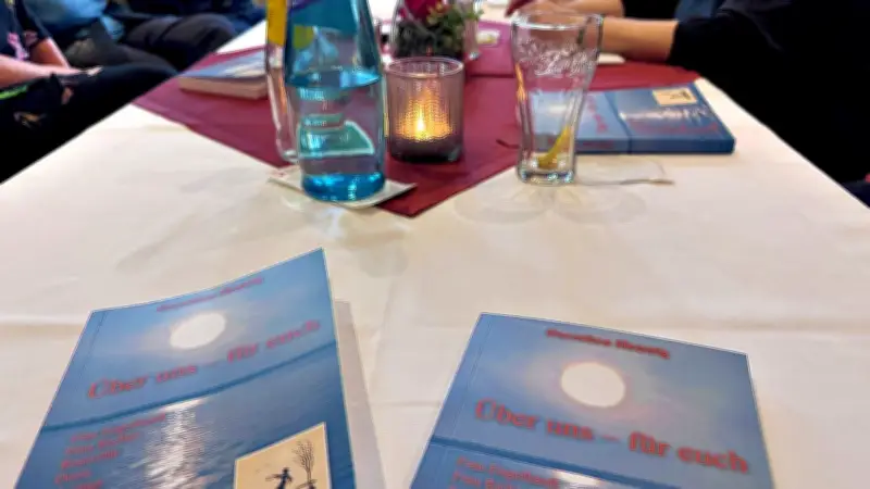 Ehemalige Schüler bewahren Erinnerungen an abgebaggerte Dörfer in Buchform