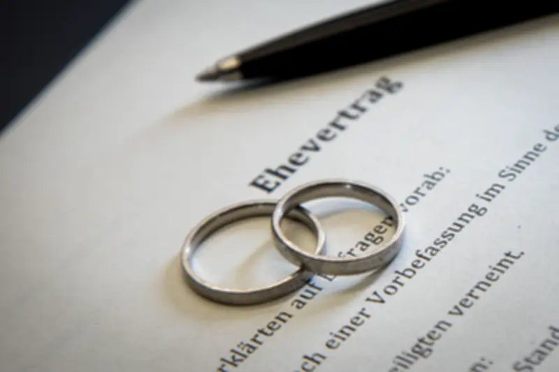 Ehevertrag vor der Hochzeit: Wann er sinnvoll ist und was Paare beachten müssen