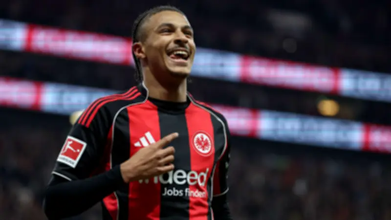 Eintracht Frankfurt: Riera feiert Star ohne Ballbesitz in spektakulärem Spiel