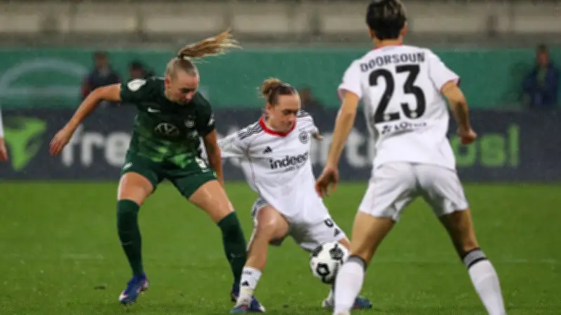 Eintracht-Frauen nach Pokal-Aus enttäuscht: Ein unglücklicher Moment entscheidet