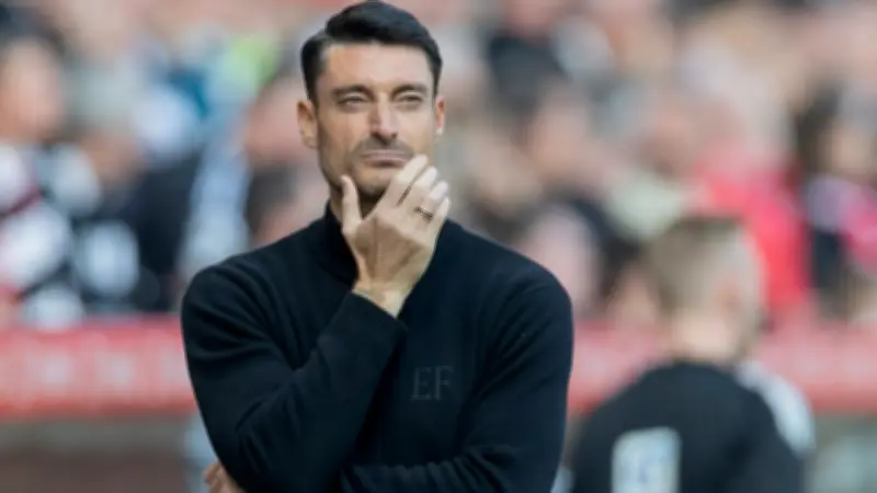 Eintracht-Trainer Riera in der Kritik: Krösches Worte als Warnsignal für die Zukunft