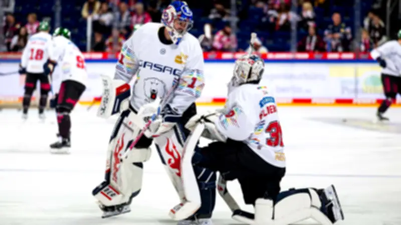 Eisbären Berlin im Umbruch: Torhüter-Beben und schwierige Spielersuche
