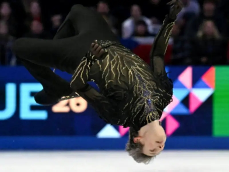 Eiskunstlauf-WM: Ilia Malinin krönt sich zum dritten Mal in Folge zum Weltmeister