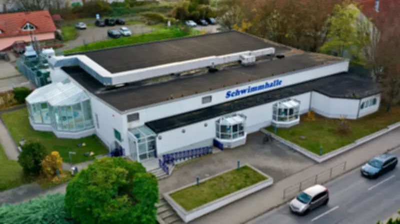 Eislebener Schwimmhalle: Ausschuss empfiehlt Sanierung oder Neubau für marode Sportstätte
