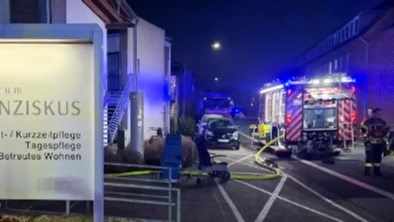 Elektro-Krankenfahrstuhl verursacht Brand in Altenheim Löningen – 14 Verletzte