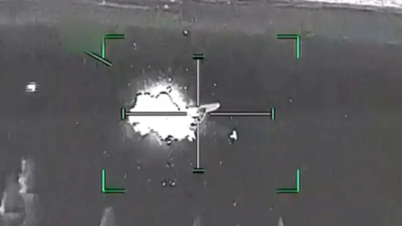 Emirate zeigen Video: Kampfhubschrauber zerstören iranische Drohnen über Persischem Golf