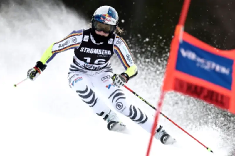 Emma Aicher verpasst Gesamtweltcup-Sieg knapp - Shiffrin feiert historischen Triumph