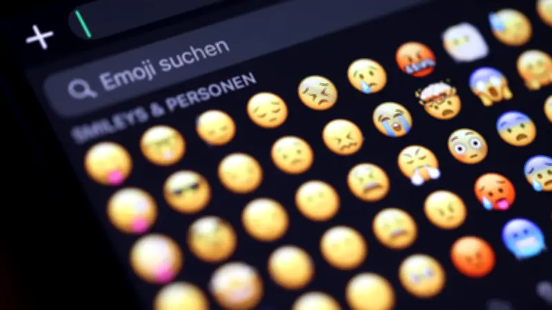 Emoji-Missverständnisse im Familienchat: Warum Eltern und Kinder unterschiedlich kommunizieren