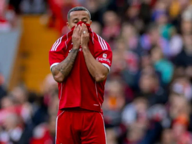 Emotionale Gedenkminute für Diogo Jota: Thiago bricht bei Benefizspiel in Tränen aus