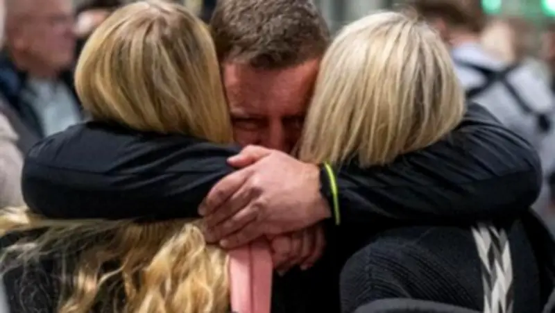 Emotionale Rückkehr: Sonderflug aus Dubai bringt gestrandete Urlauber nach München