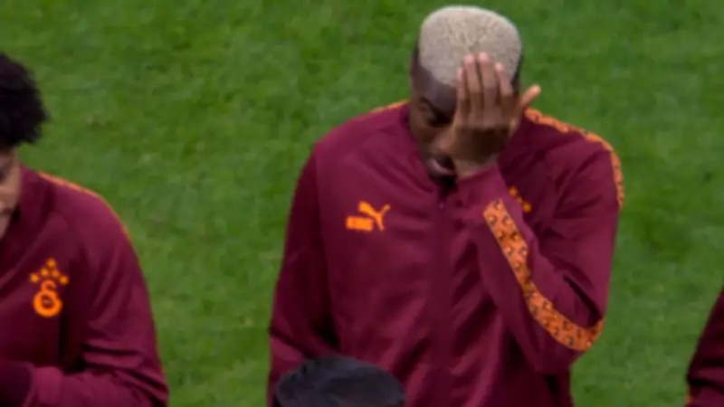 Emotionaler Moment im Rams Park: Osimhen weint vor Liverpool-Spiel