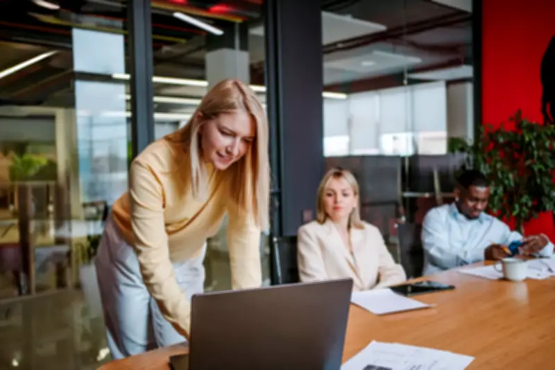 Entscheidungs-Kompetenz im Beruf stärken: Vom 'Hedge Clipping' bis zur KI