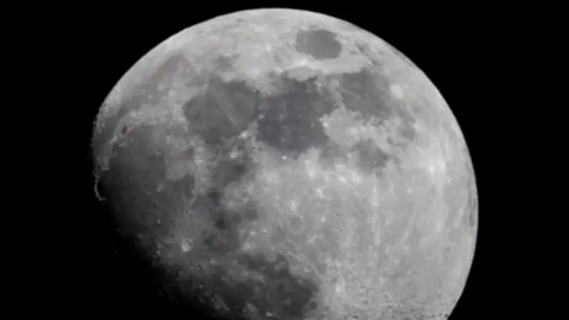 Entwarnung im All: 60-Meter-Asteroid verfehlt den Mond sicher