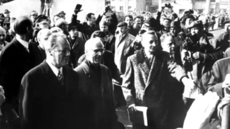 Erfurt 1970: Wie Willy Brandts Fensterblick die DDR-Führung vor der Welt blamierte