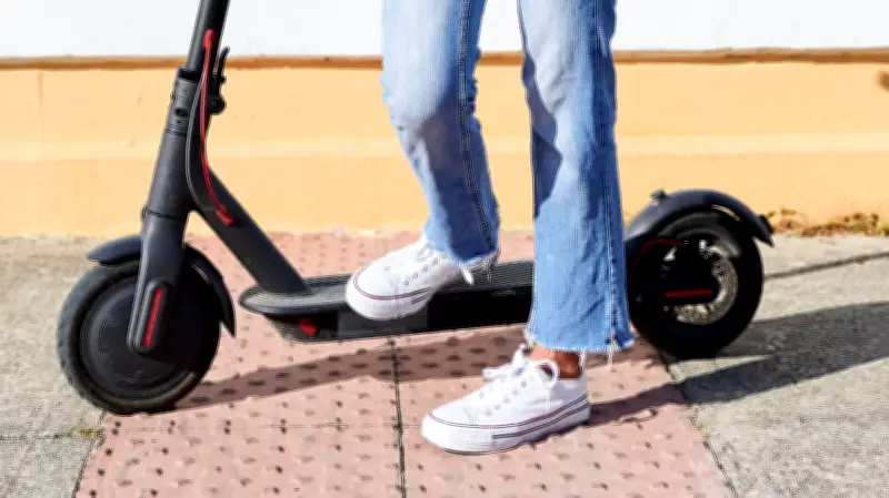 Ermittlungen nach Fahrerflucht: Neunjähriger in Hohenmölsen auf Schulweg angefahren