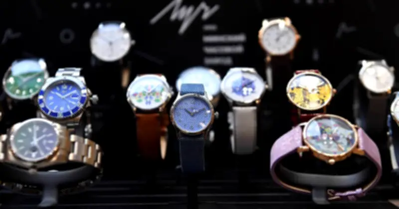 Erneut Diebstahl bei Uhrenmesse: Wertvolle Sammlung und Bargeld aus Auto gestohlen