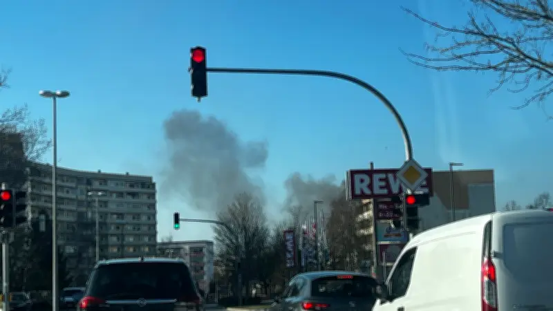 Erneut Feuer in Neubrandenburg: Leerstehendes Haus in Oststadt brennt zum wiederholten Mal