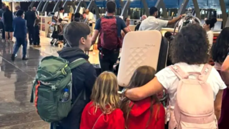 Erster Evakuierungsflug aus Golfregion in Frankfurt gelandet: Außenminister äußert sich