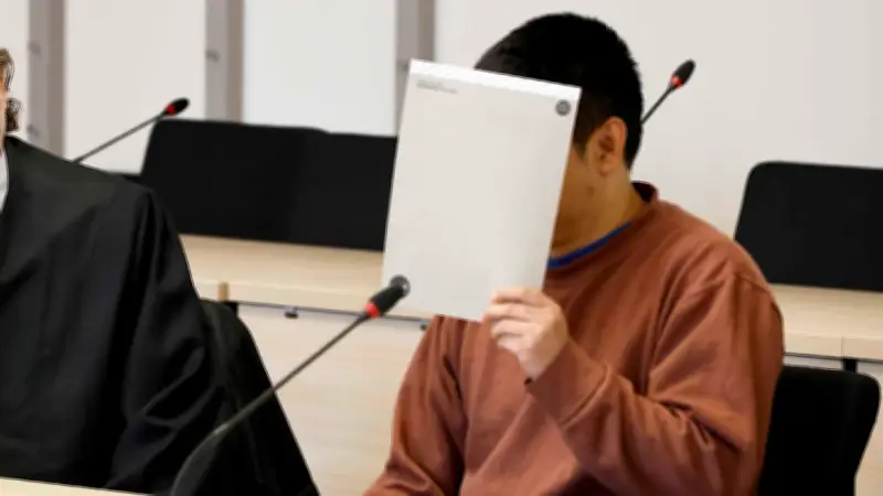 Essen: 13 Jahre Haft für Totschlag mit Spaten - Ex-Freund erschlägt neuen Partner der Freundin