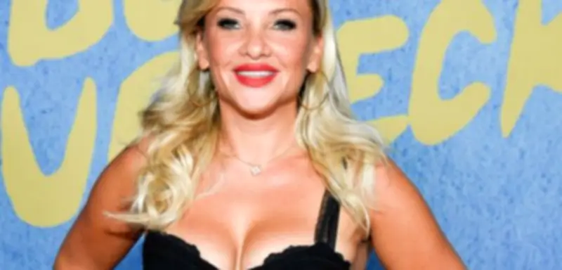 Evelyn Burdecki: Reality-Star leidet an nicht-alkoholischer Fettleber