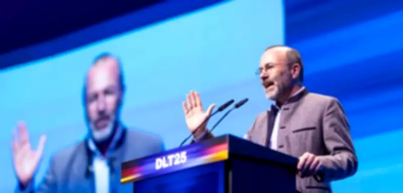 EVP-Fraktion von CDU/CSU kooperiert enger mit Rechtsextremen als bekannt