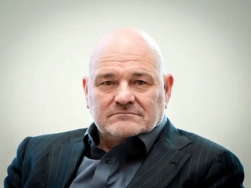 Ex-BSW-Landeschef Crumbach kehrt zurück: Finanzminister wieder SPD-Mitglied