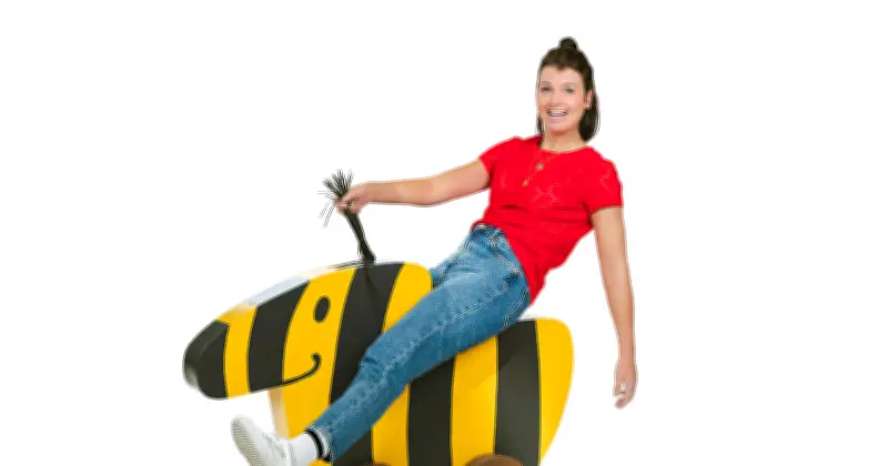 Exklusiv: Medienexperte erklärt Rauswurf von Moderatorin Laura Knöll aus dem Tigerenten Club