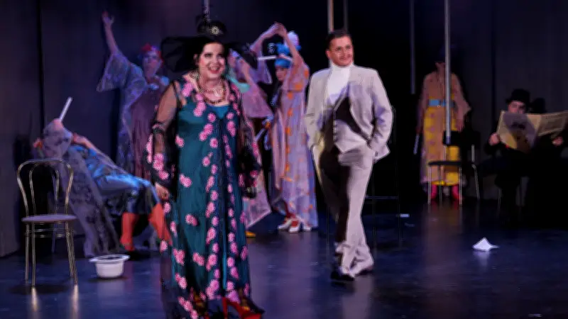 Exklusive Einblicke in Quedlinburgs neue Dreigroschenoper-Inszenierung beim Klubabend