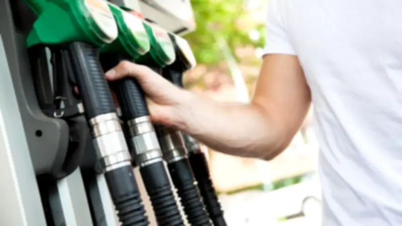 Extreme Spritpreise belasten Autofahrer: Bis zu 118 Euro monatliche Mehrkosten