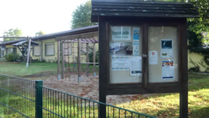 Fahrlehrer schult Verkehrsteilnehmer in Strasburg zu Unfallverhalten und Sonderrechten