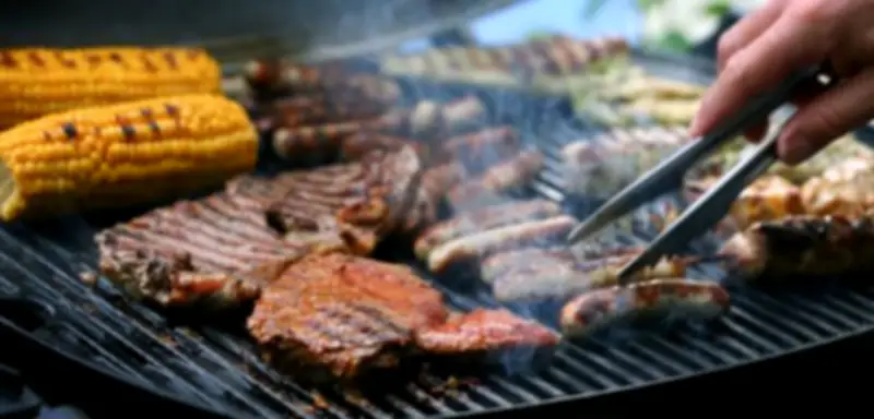 Familie in Hohnstein erleidet schwere Rauchgasvergiftung durch Grillen in der Wohnung