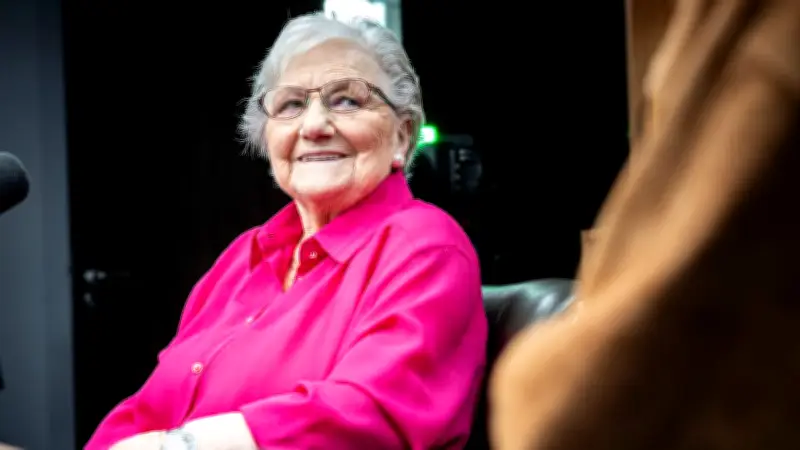 Familiengeheimnisse und Heilung: Wie ein Outing alte Wunden schließt