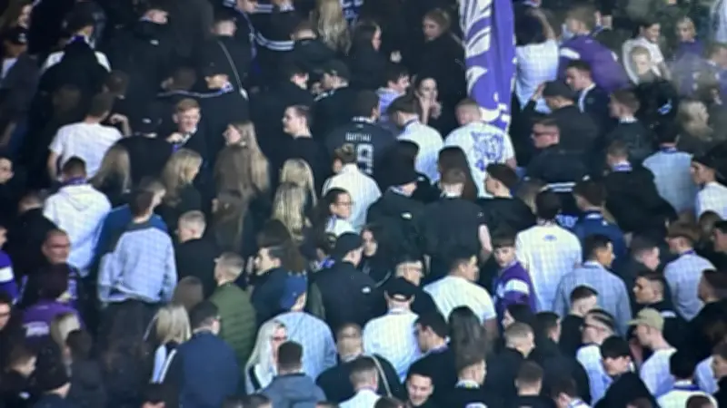 Fans drehen den Rücken zu: Erzgebirge Aue steht vor dem Absturz